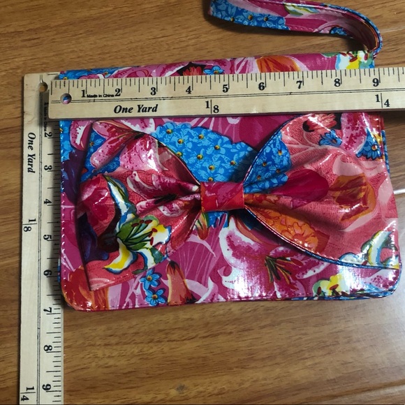 Mary Jane Bags Oilcloth Bag Clutch 3D Bow Detail Floral Fuchsia Wristlet - Picture 6 of 14